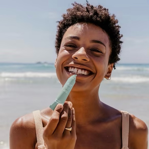 ENDOTA Hydrating Lip Balm 15g - Picture 2 of 6